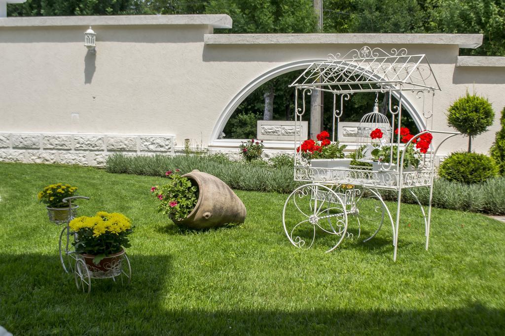 Бутиков Хотел History Haskovo Esterno foto