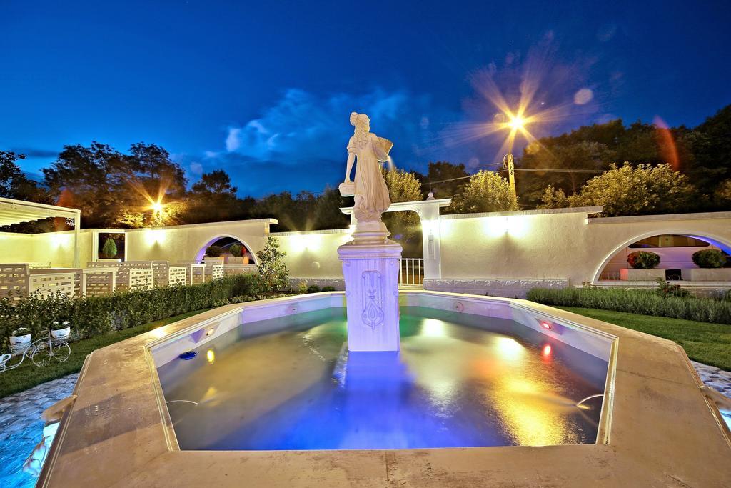 Бутиков Хотел History Haskovo Esterno foto